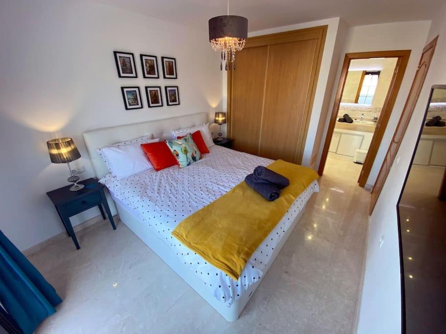 Posteľ alebo postele v izbe v ubytovaní Villa Nina 'Luxury villa in the sun'