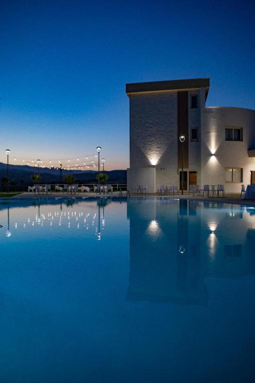 Bazén v ubytování Partenone Resort Hotel nebo v jeho okolí