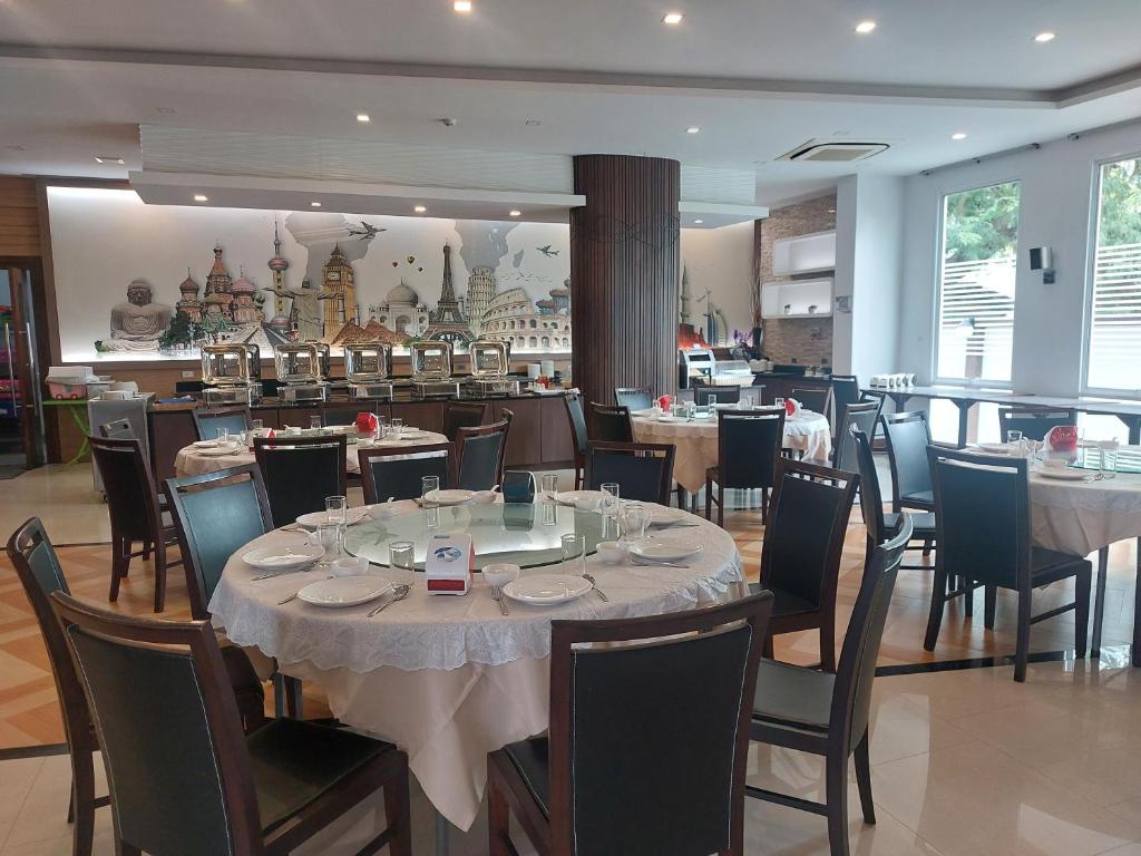 Vareena palace hotel - Resim 16