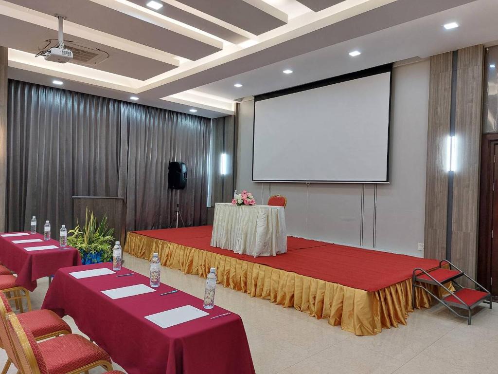 Vareena palace hotel - Resim 17