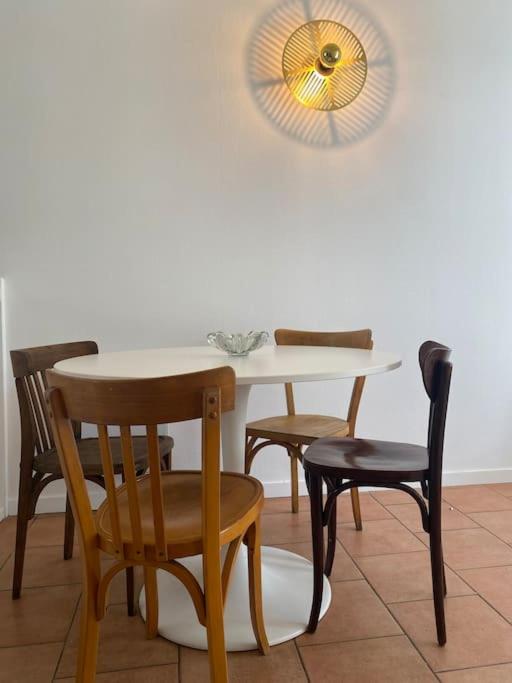 Posedenie v ubytovaní Loft/jardin et parking : Le Petit Clos Bourdet