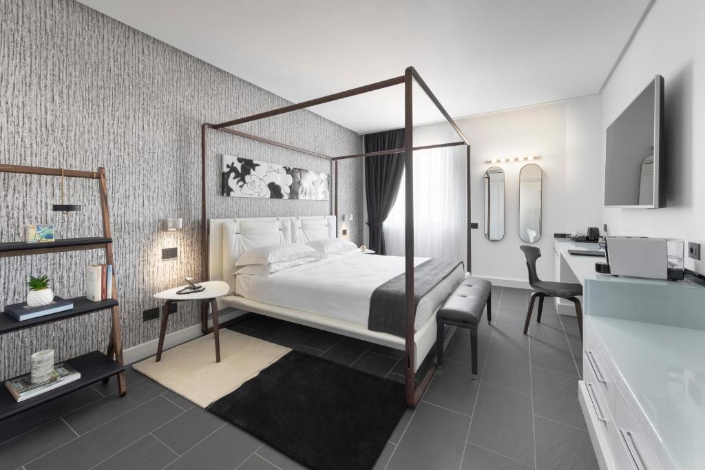 LHP Napoli Palace & SPA - Resim 5