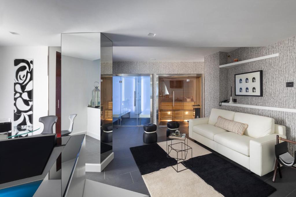 
Deluxe Suite with Private SPA
