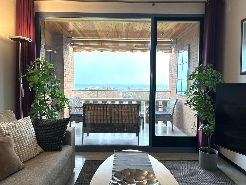 Ruang duduk di Lets Holidays Apartment Sea Views in Barcelona