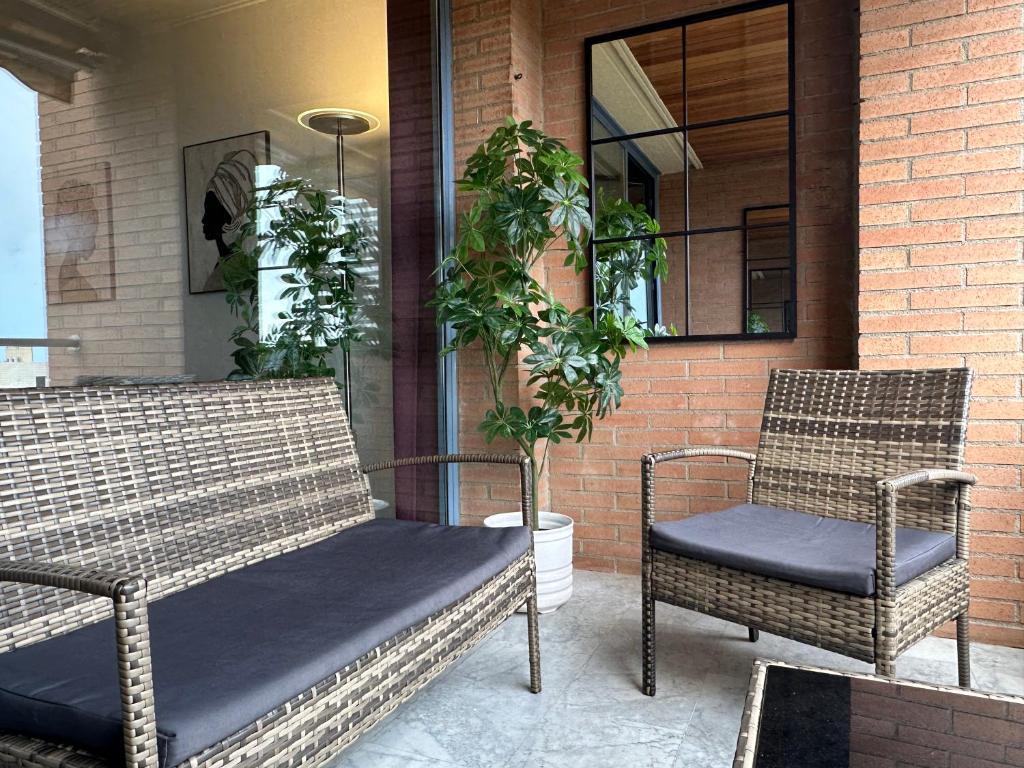 Ruang duduk di Lets Holidays Apartment Sea Views in Barcelona