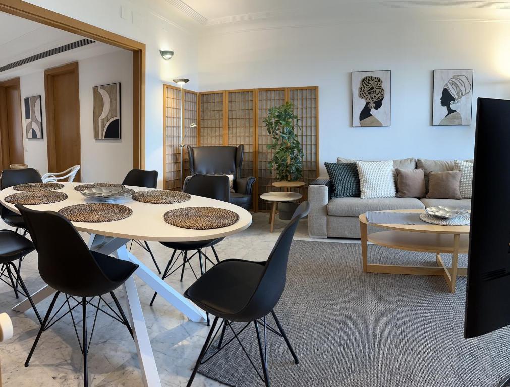 Ruang duduk di Lets Holidays Apartment Sea Views in Barcelona