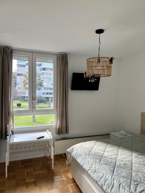 Posteľ alebo postele v izbe v ubytovaní Modern 3 bedroom apartment situated in luxury beachfront gated community