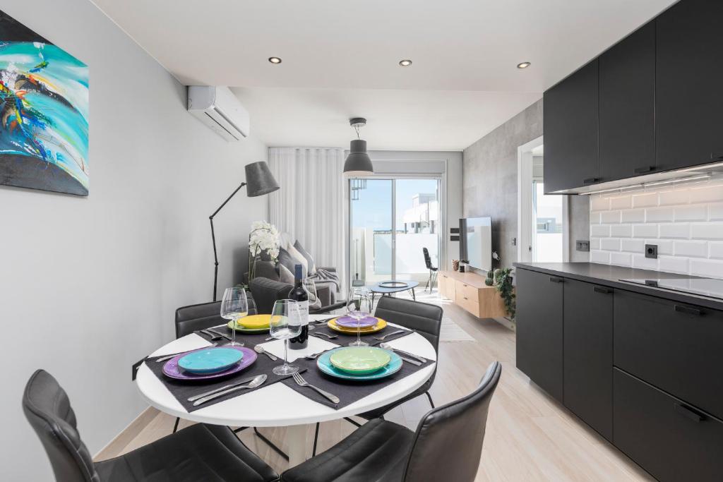 Kuchyň nebo kuchyňský kout v ubytování MEDANO4YOU Tejita Dream Penthouse
