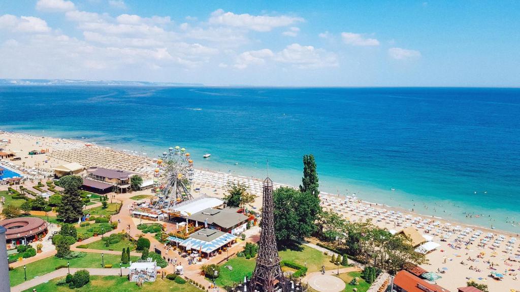 an aerial view of a beach with a crowd of people at International Hotel Casino & Tower Suites in Golden Sands