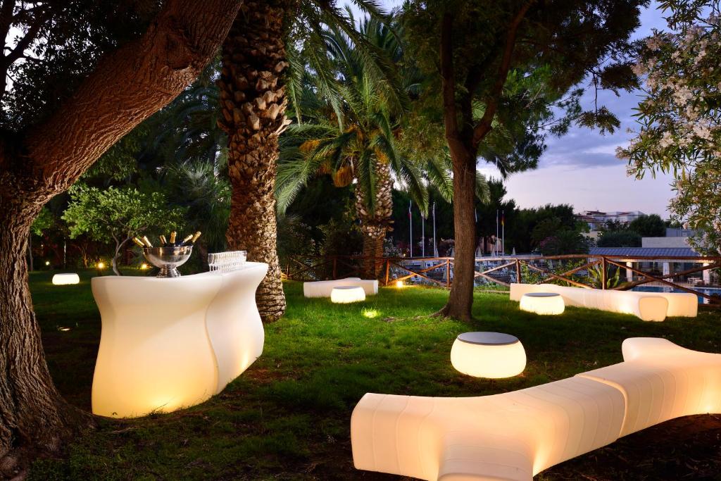 Zahrada ubytování UNA HOTELS Naxos Beach Sicilia