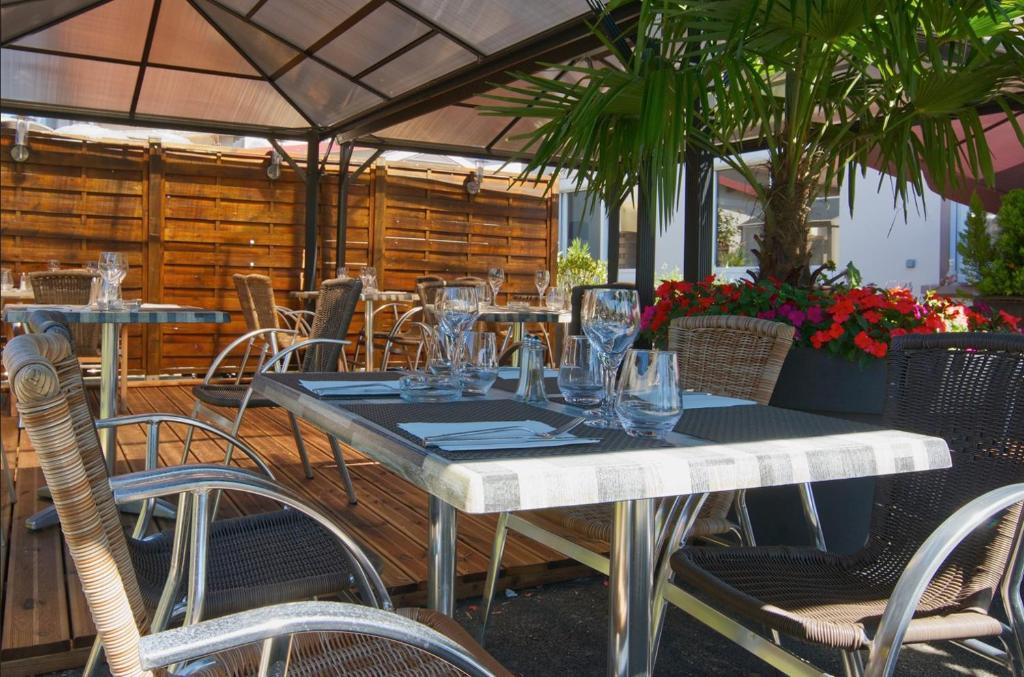 Restaurace v ubytování Logis Hôtel Centrotel et Spa Bulles d'Allier