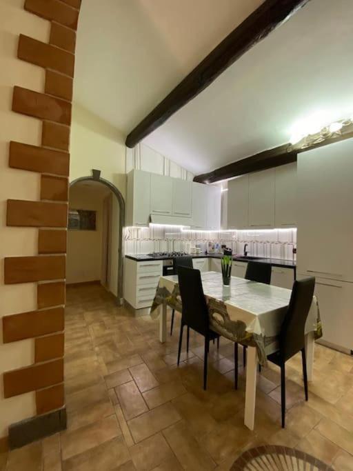 Kuchyň nebo kuchyňský kout v ubytování Center Ariccia