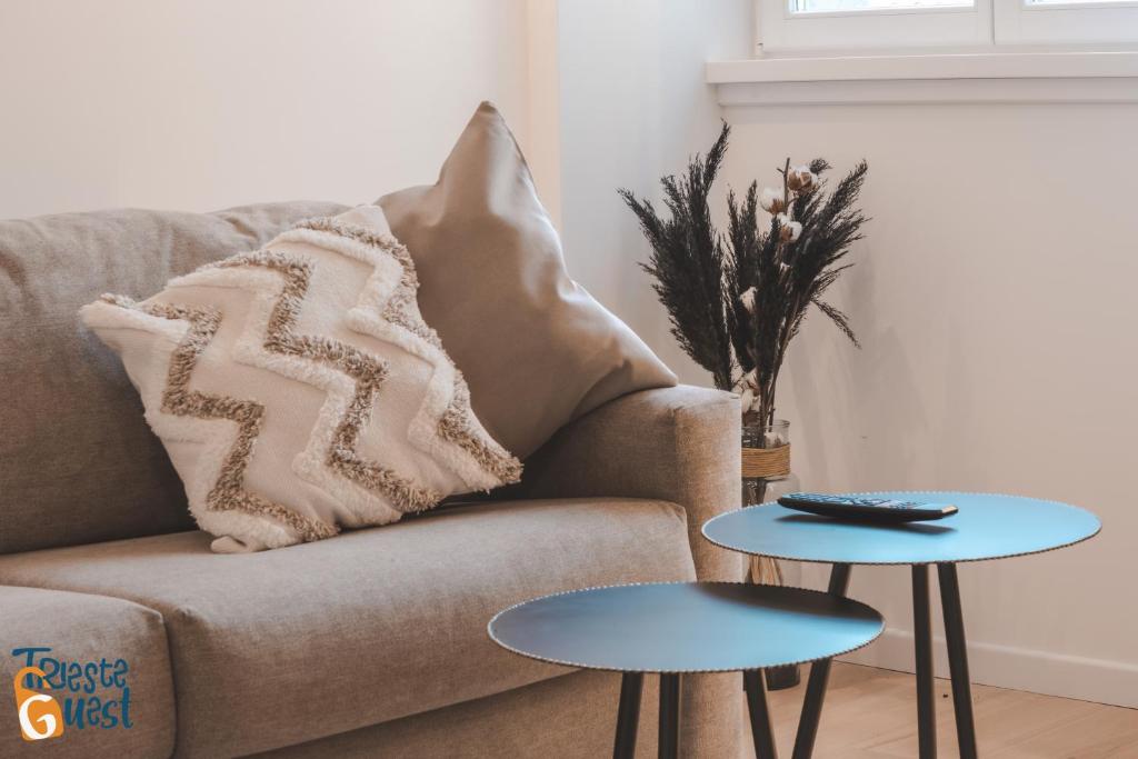 A seating area at Michael&Renate - Stylish studio