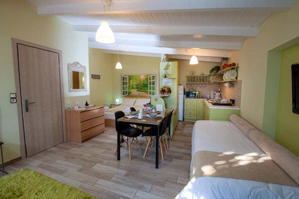 Natalie Apartments - 3