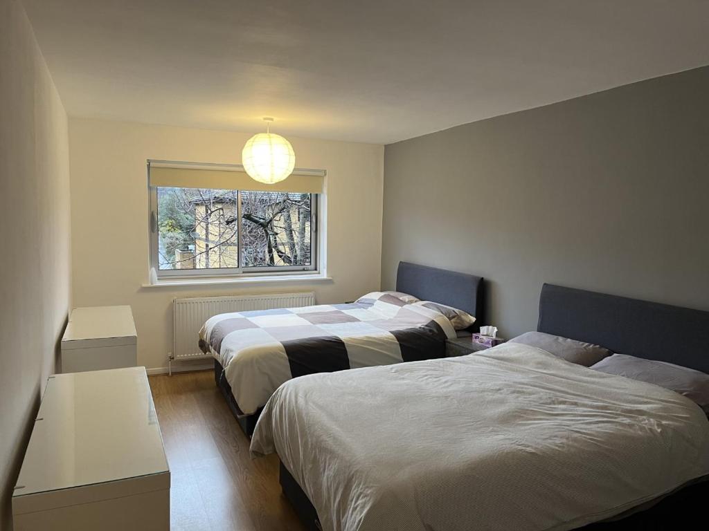 Two Bedroom Flat in Wimbledon by Star Apartments London, London