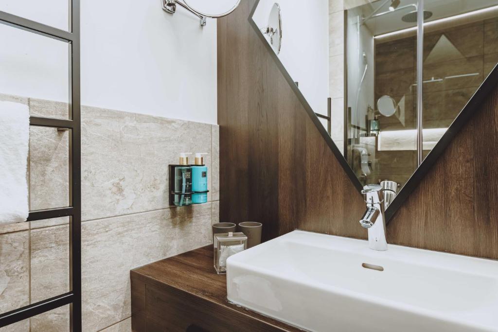 GLEMM by AvenidA Superior Hotel & Residences - 11