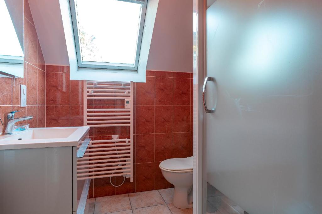 Łazienka w obiekcie Le Fusain - Maison climatisée pour 6