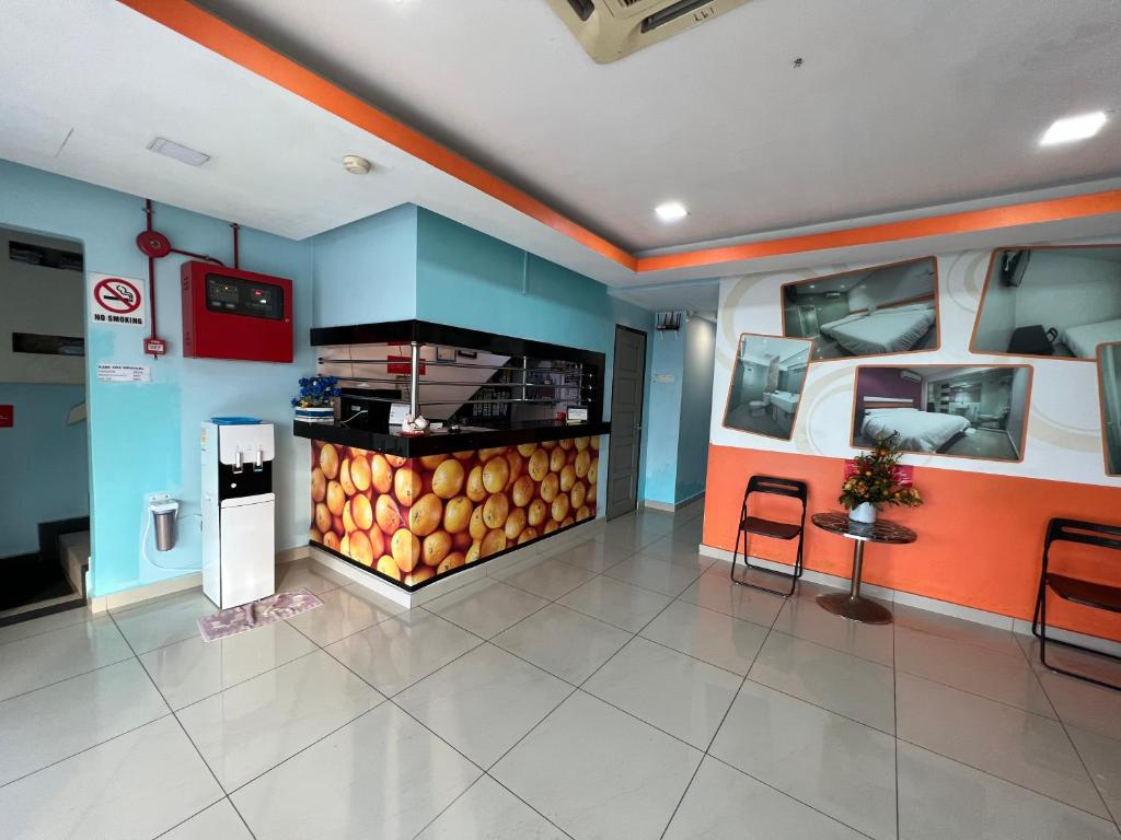 Kuchyň nebo kuchyňský kout v ubytování Red Orange Hotel Klang - 5 min to Klang Town