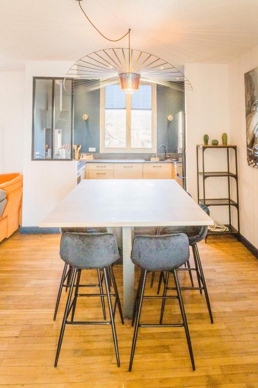 Fotografia z galérie ubytovania FOCH 58 - Appartement spacieux - 2 chambres v destinácii Brive-la-Gaillarde