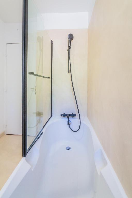 Kúpeľňa v ubytovaní Logis Cosy sur la Guierle - 1 Chambre