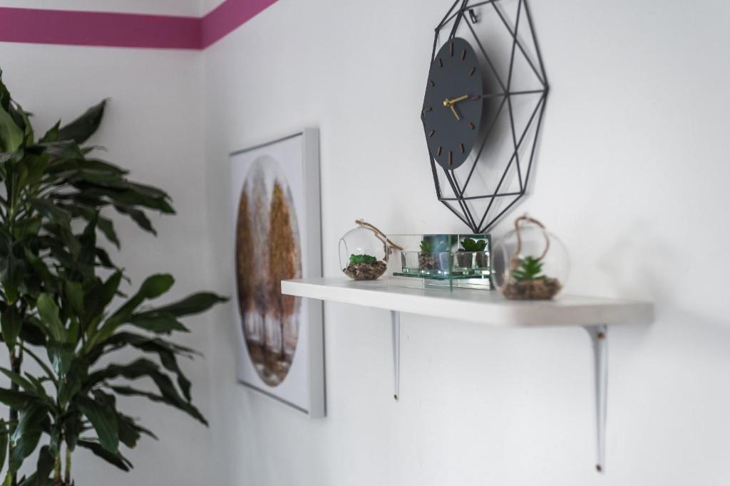 Fotografie z fotogalerie ubytování Modern Spacious 3 Bedroom City Centre Apartment - Free Parking - Private Balcony v destinaci Edinburgh