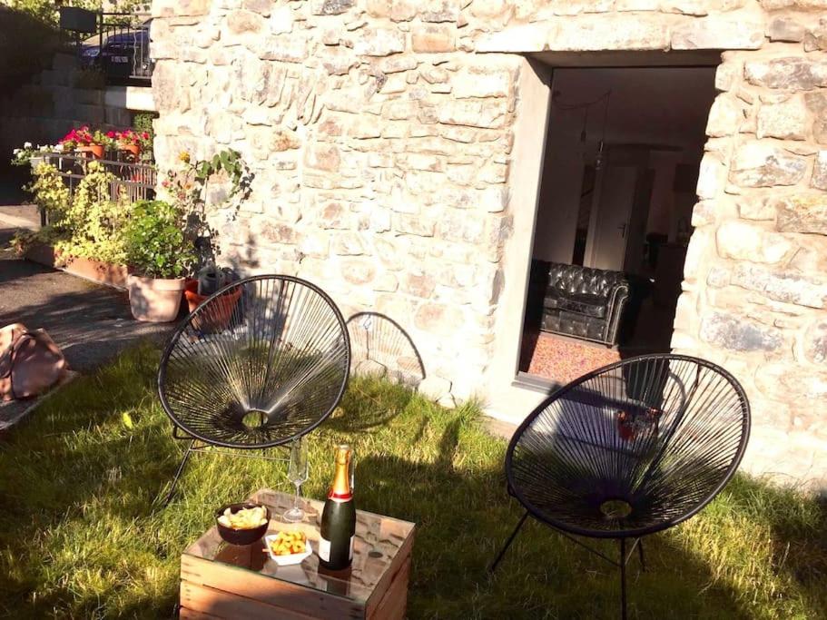 Zahrada ubytování Beau studio dans ancienne grange rénovée.