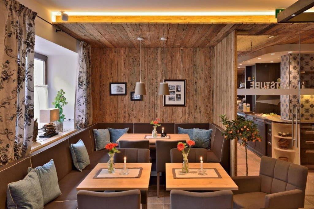 Posezení v ubytování Landhotel Zum Jägerstöckl