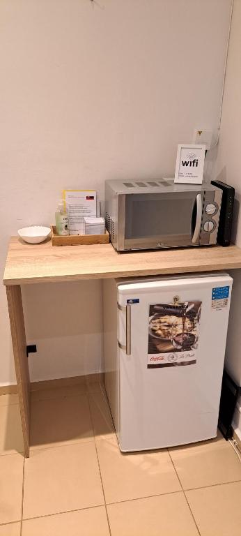 Apartmán neďaleko centra mestaにあるキッチンまたは簡易キッチン