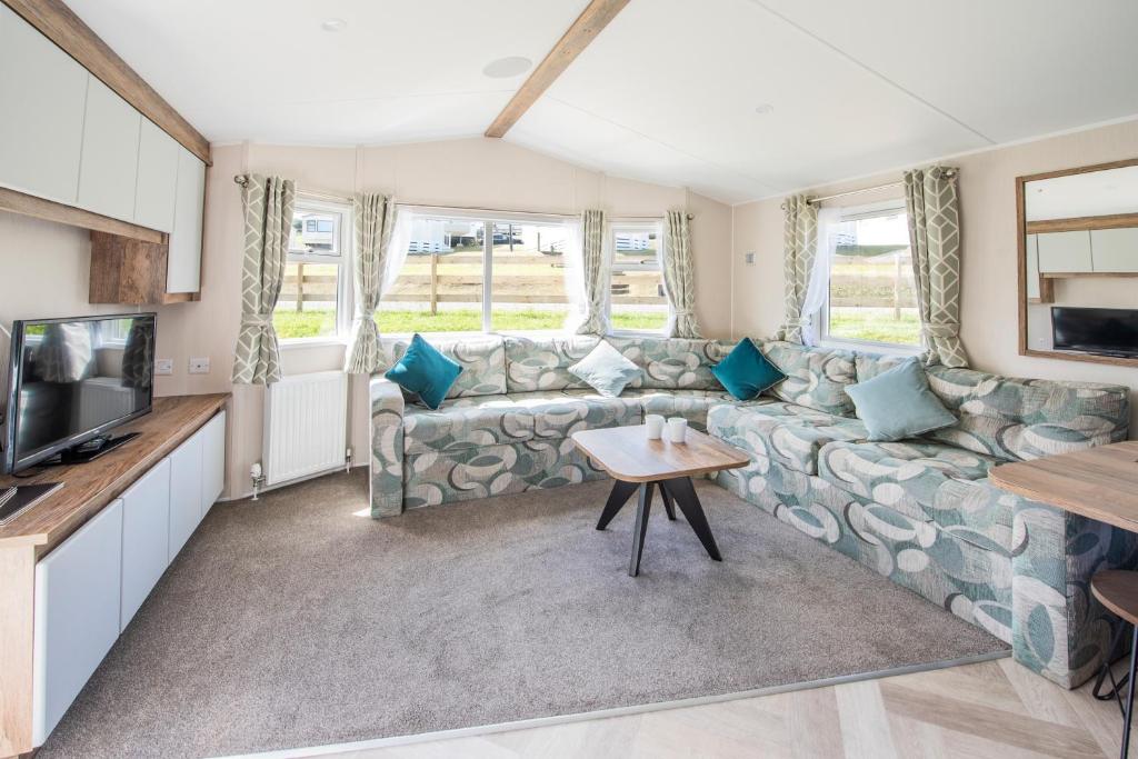 Trelawne Manor Holiday Park - Caravana De Platino De 2 Dormitorios