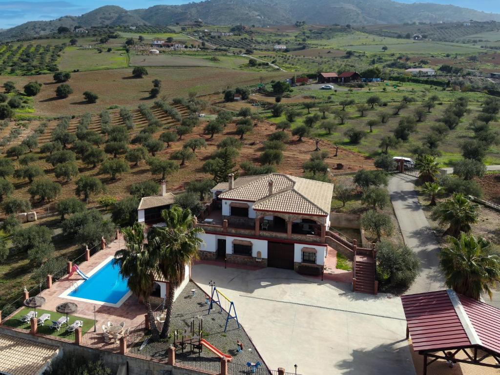 Casa Rural Caminito del Rey - Four-Bedroom House