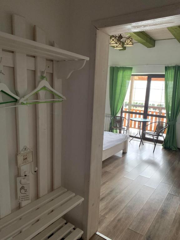 Pogar Inn - Habitación Doble Con Balcón