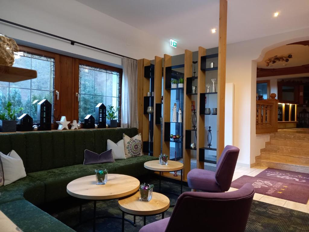 Posezení v ubytování Hotel Garni Erler