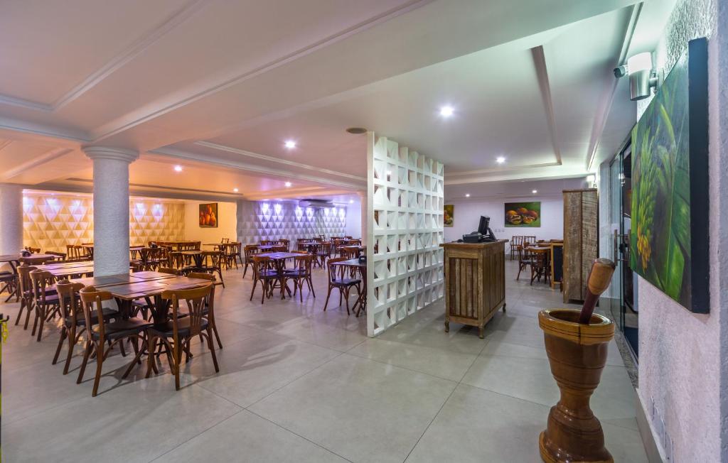 Restaurace v ubytování Transoceanico Praia Hotel