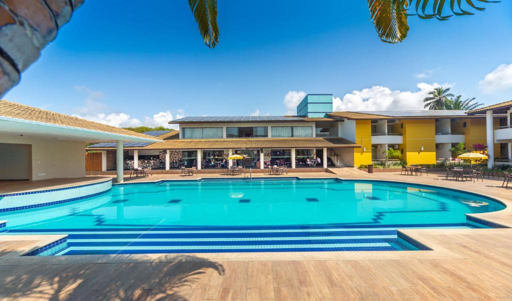 Bazén v ubytování Transoceanico Praia Hotel nebo v jeho okolí