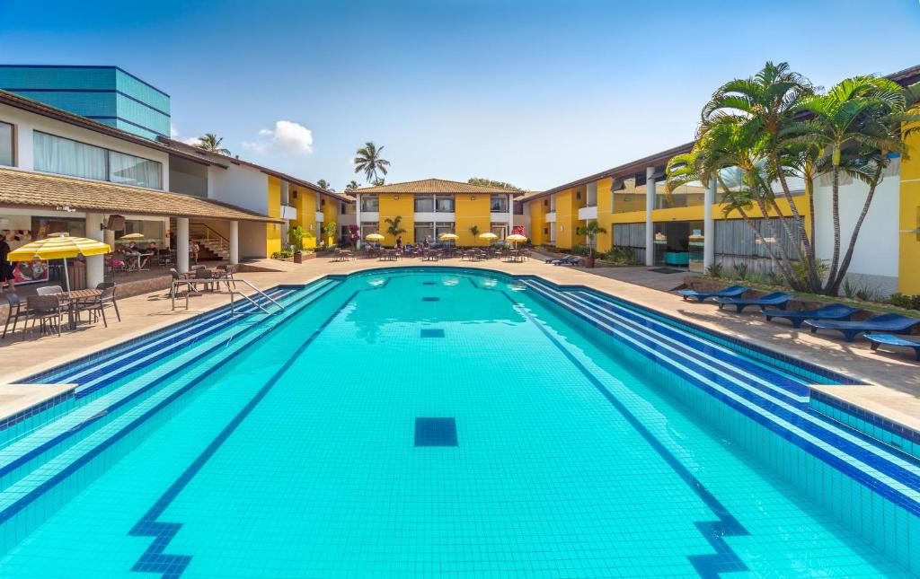 Bazén v ubytování Transoceanico Praia Hotel nebo v jeho okolí