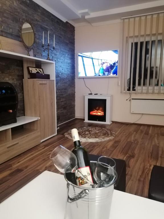 TV o dispositivi per l'intrattenimento presso Apartman Dionis SM