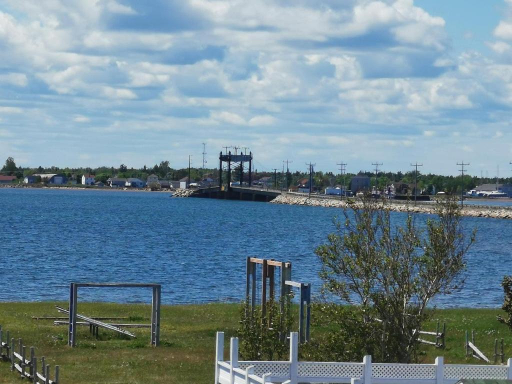 a view of a large body of water at Auberge Janine du Havre in Shippagan