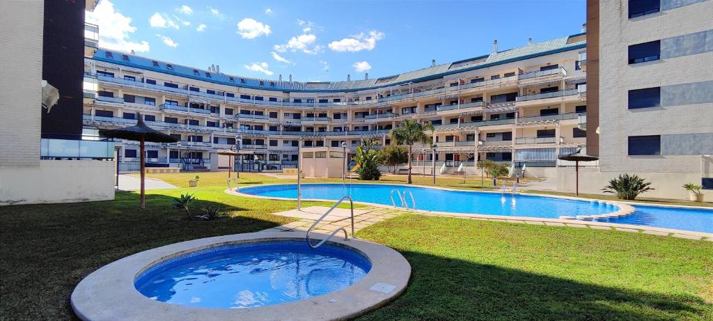 Bazén v ubytovaní Apartamento Sueños del Mar II by DENIA COSTA alebo v jeho blízkosti