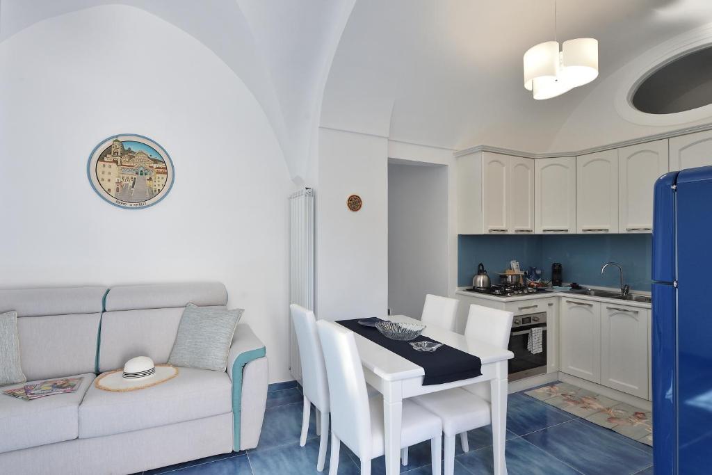 Kuchyň nebo kuchyňský kout v ubytování Amalfi Sea View