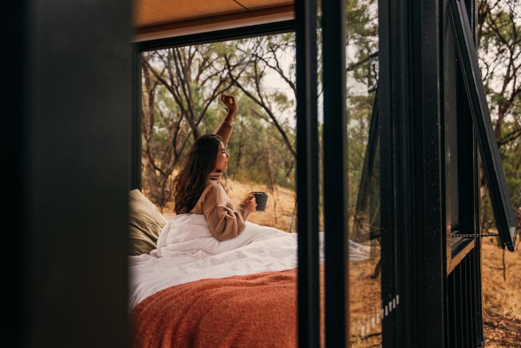 Postel nebo postele na pokoji v ubytování CABN Off Grid Cabins Barossa