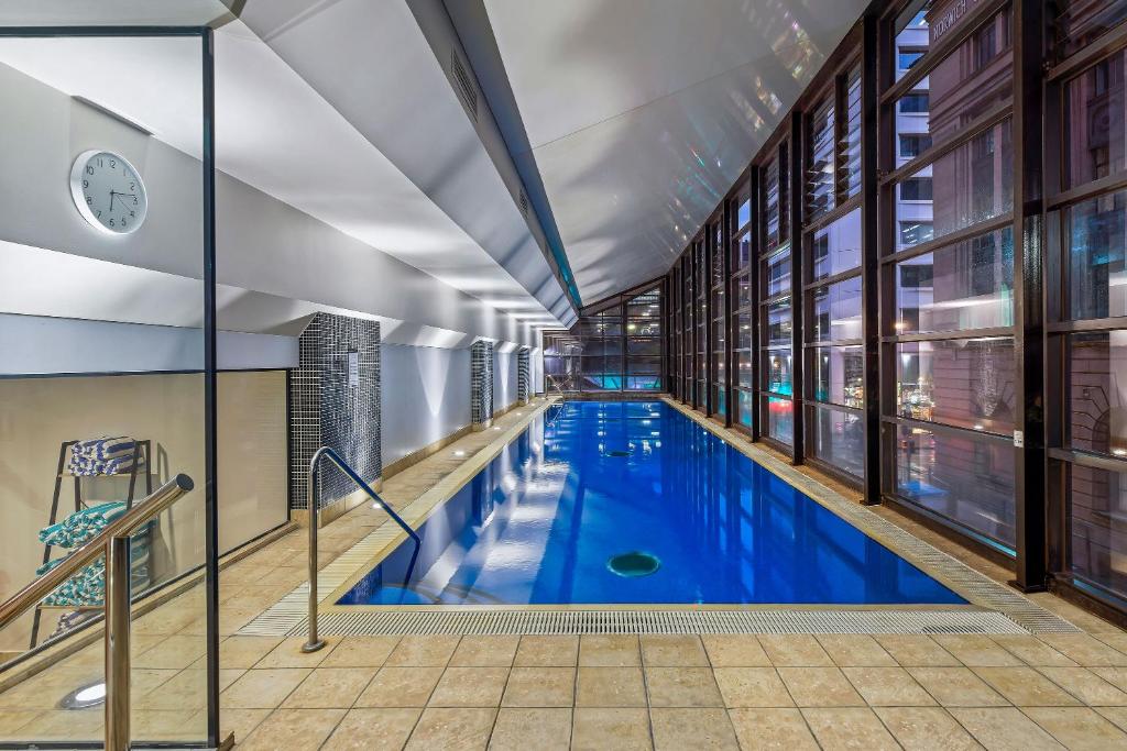 Bazén v ubytování Peppers Waymouth Hotel nebo v jeho okolí