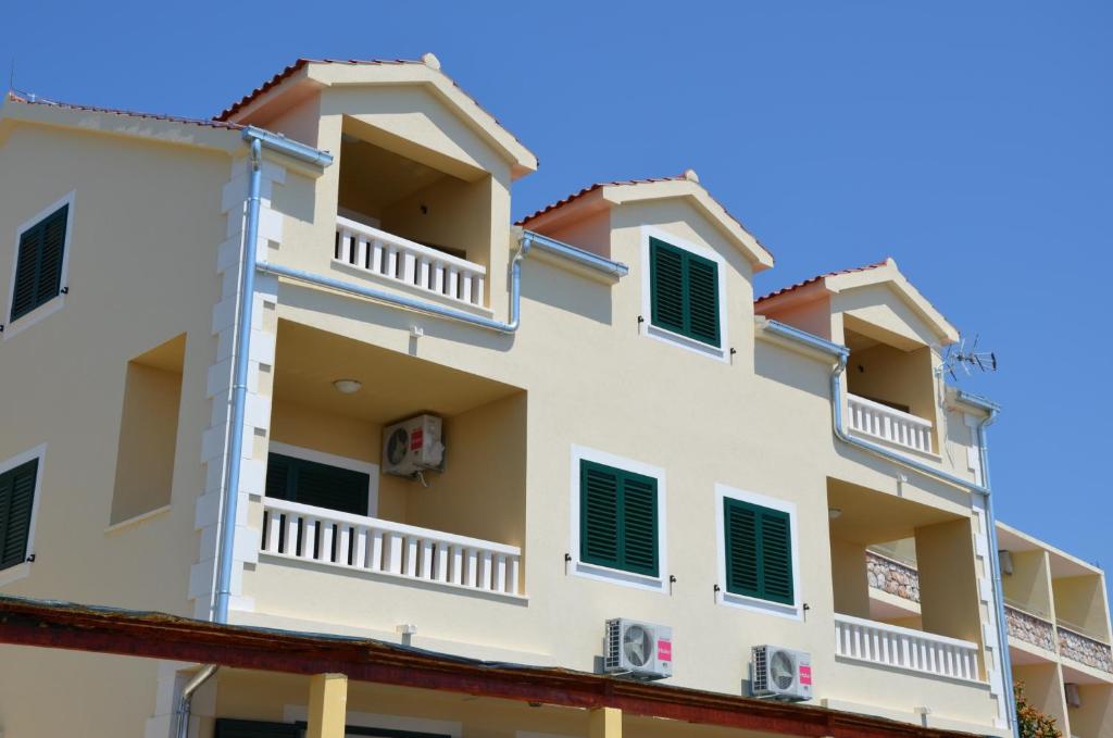 Budova, v ktorej sa apartmán nachádza