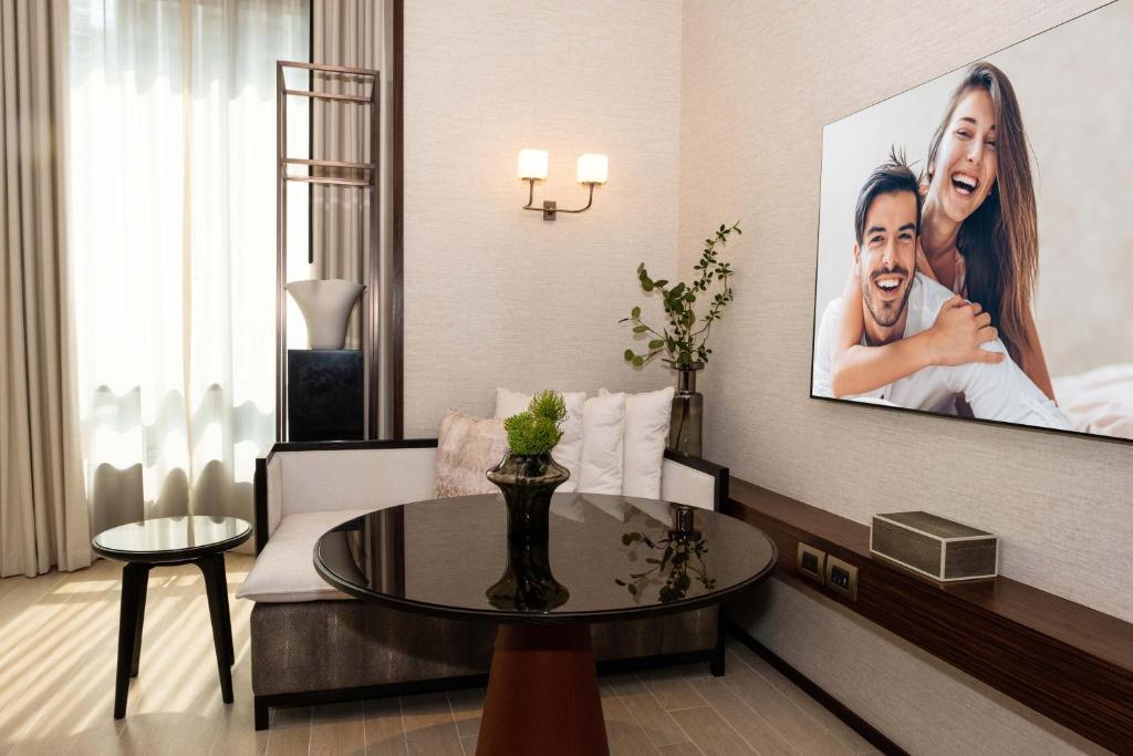 SILQ Hotel & Residence - 10