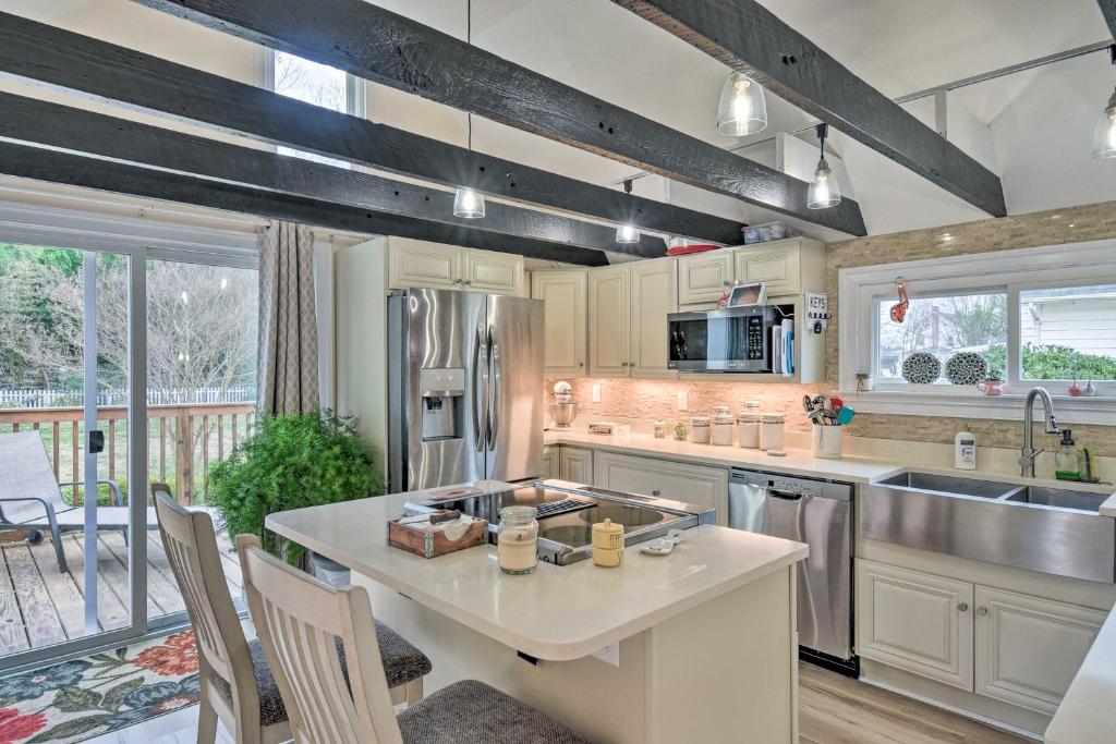 Charming Cape Charles Vacation Rental Home!, Cape Charles (updated