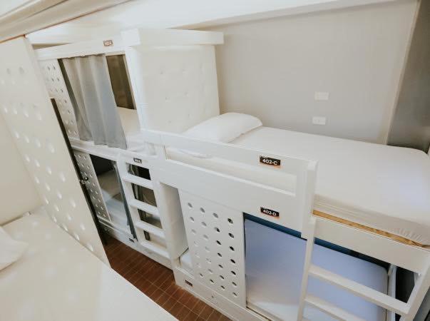 Kuchyň nebo kuchyňský kout v ubytování Viajeros Hostel Boracay
