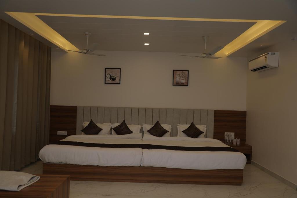 IMAGICA RESORTS - Family Room