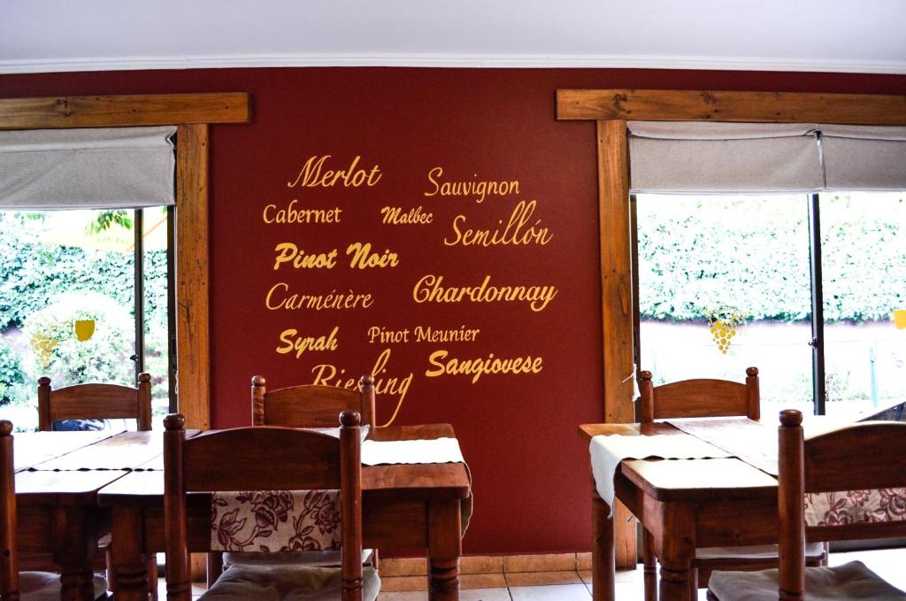 Um restaurante ou outro lugar para comer em Hostal Cepa Noble