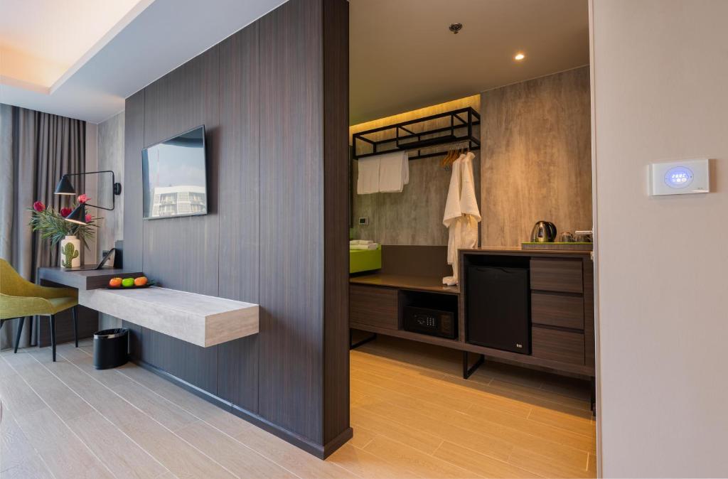 
Premier Triple City View
