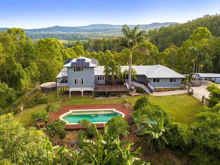 Dreamy Escapes Palmwoods Montville Hunchy - Housity