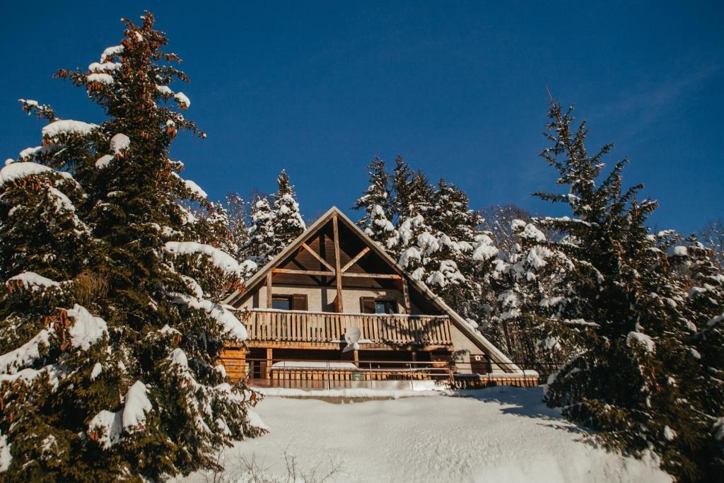 ETERPA Les chalets de Pré Clos en Vercors v zimě